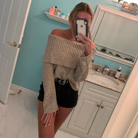 Off The Shoulder Sweater - Picture 3 of 5